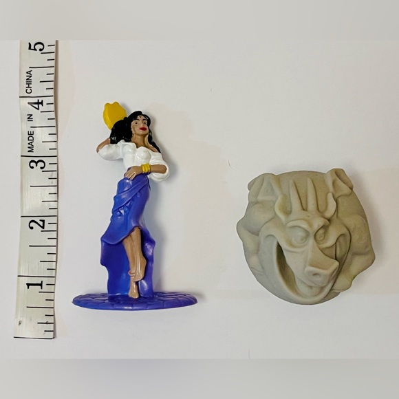 Disney The Hunchback of Notre Dame 10” Puppets - Picture 3 of 7